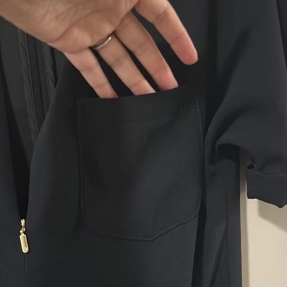 Trina Turk black blouse, Tunic, stretch waist, zipper, pockets, size XS - Picture 7 of 11